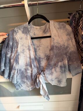 Tie-Front Cloud Wash Blouse - Gray/White